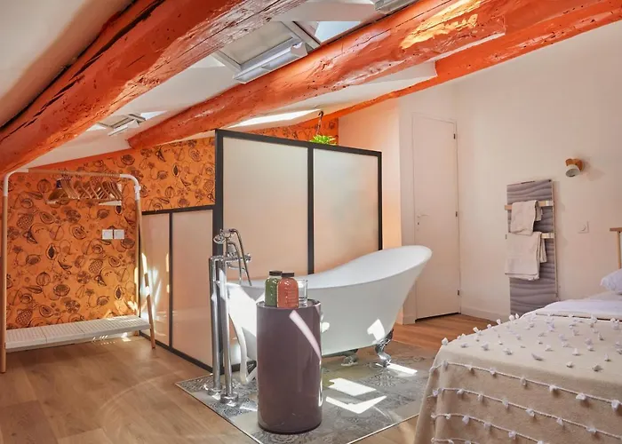 Remarkable Flat In The Historical Part Of Διαμέρισμα